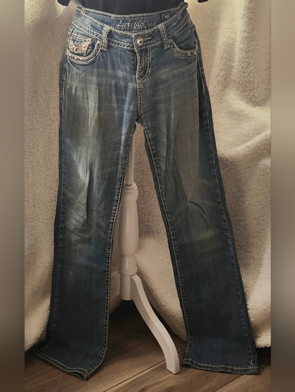 L.A. idol Women’s Boot Cut Jeans - Faded Blue Wash